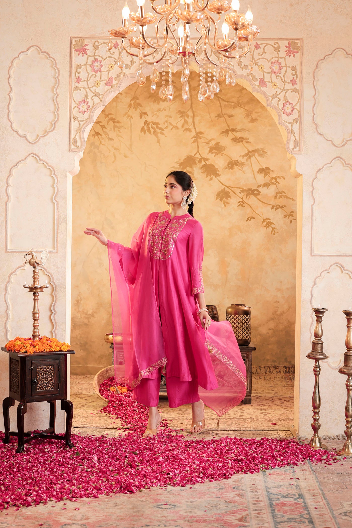 Fuchsia pink kurta set with zari embroidery