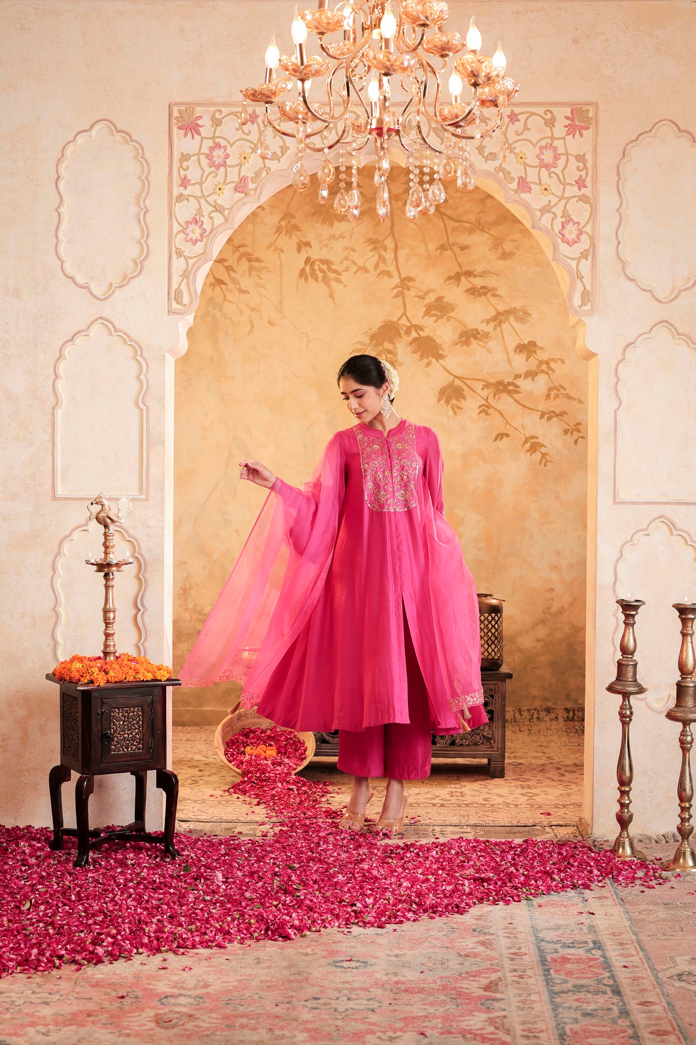 Fuchsia pink kurta set with zari embroidery