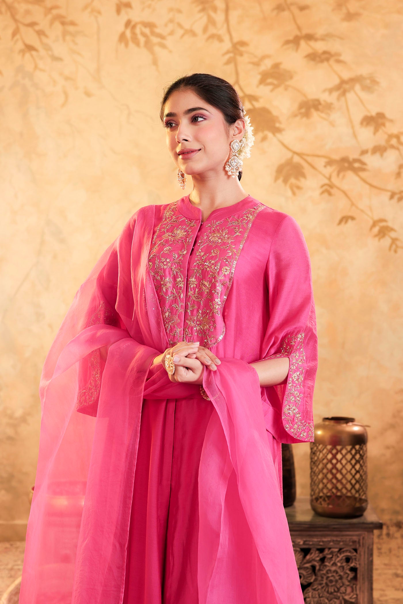 Fuchsia pink kurta set with zari embroidery