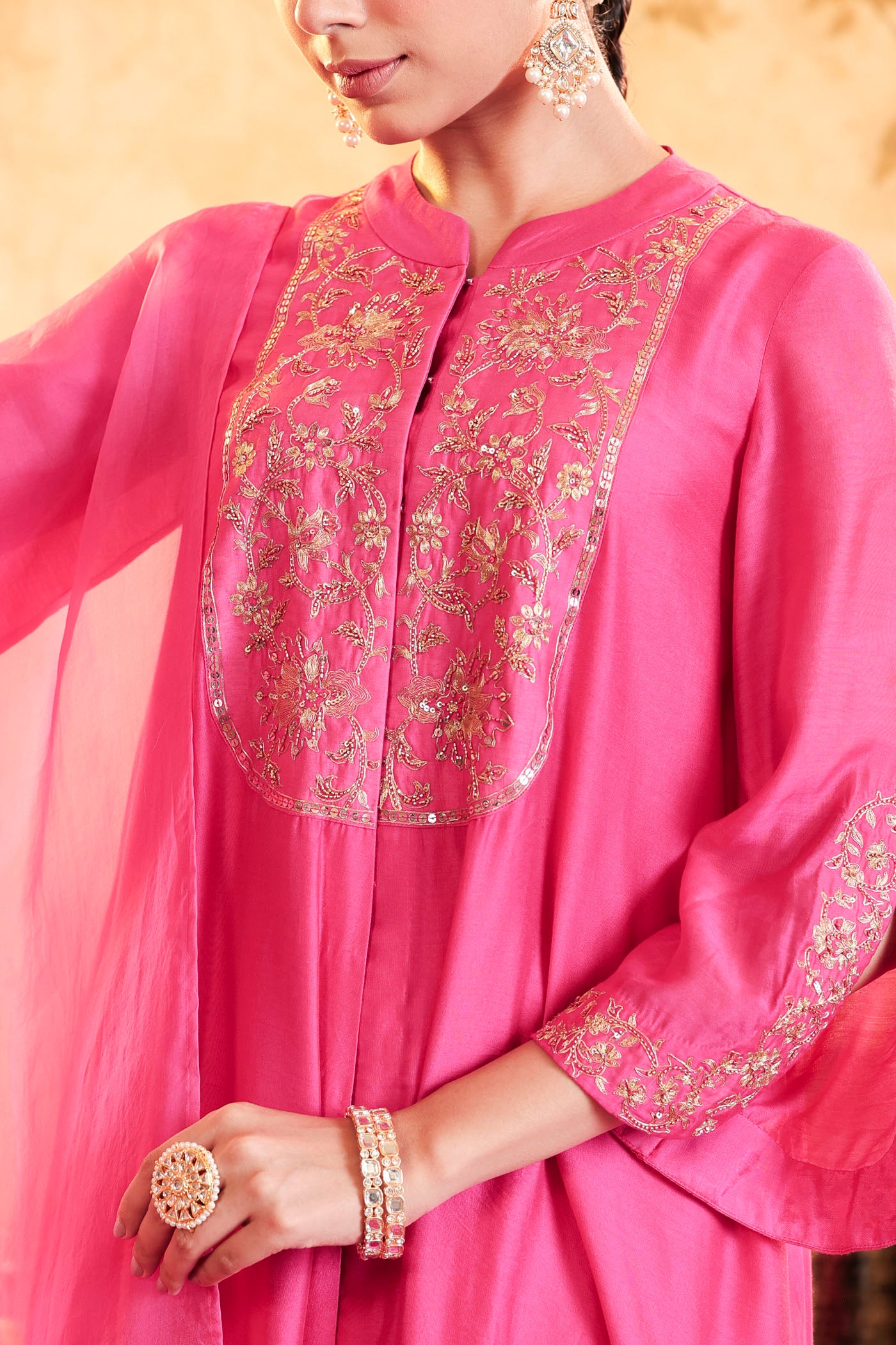 Fuchsia pink kurta set with zari embroidery