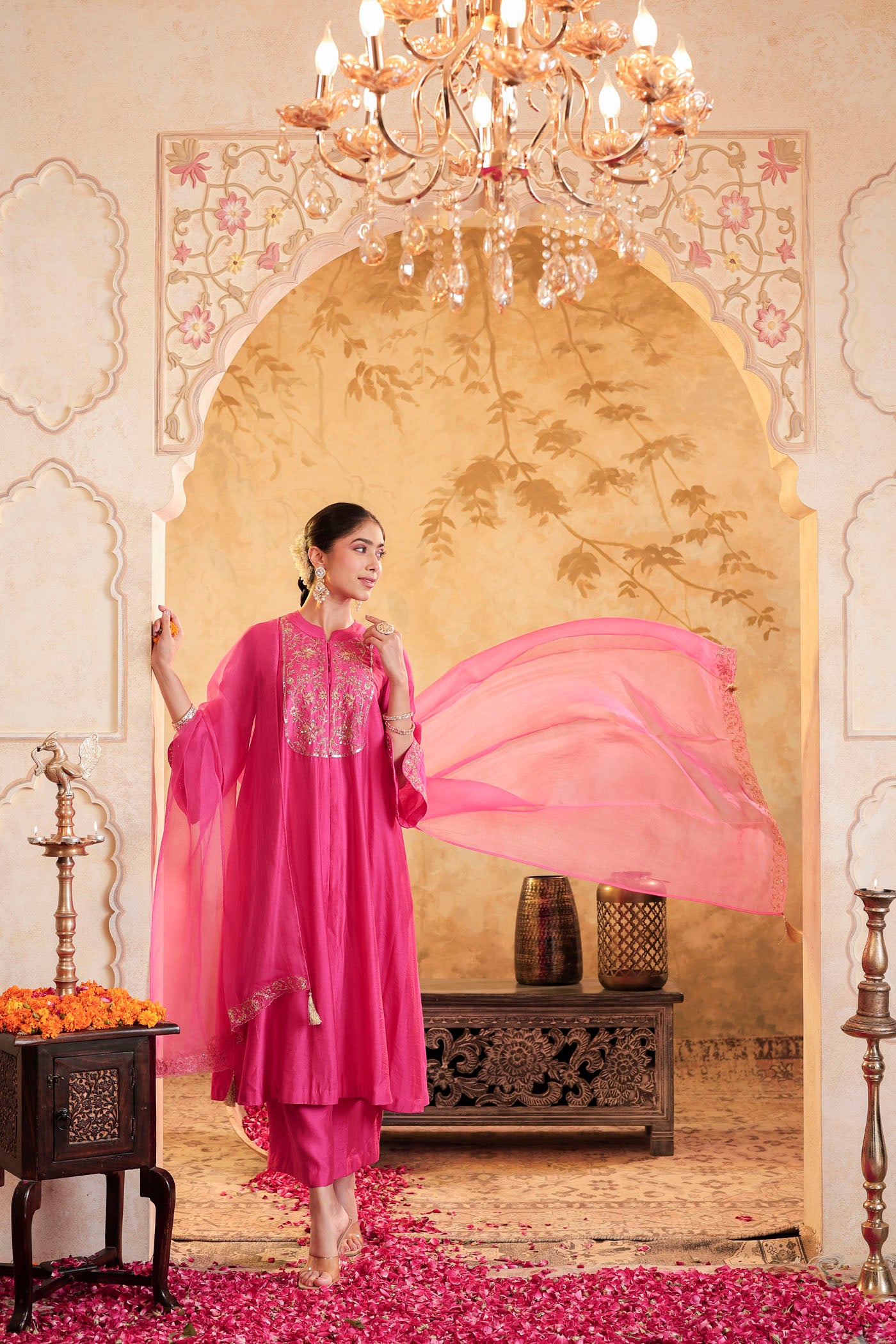 Fuchsia pink kurta set with zari embroidery