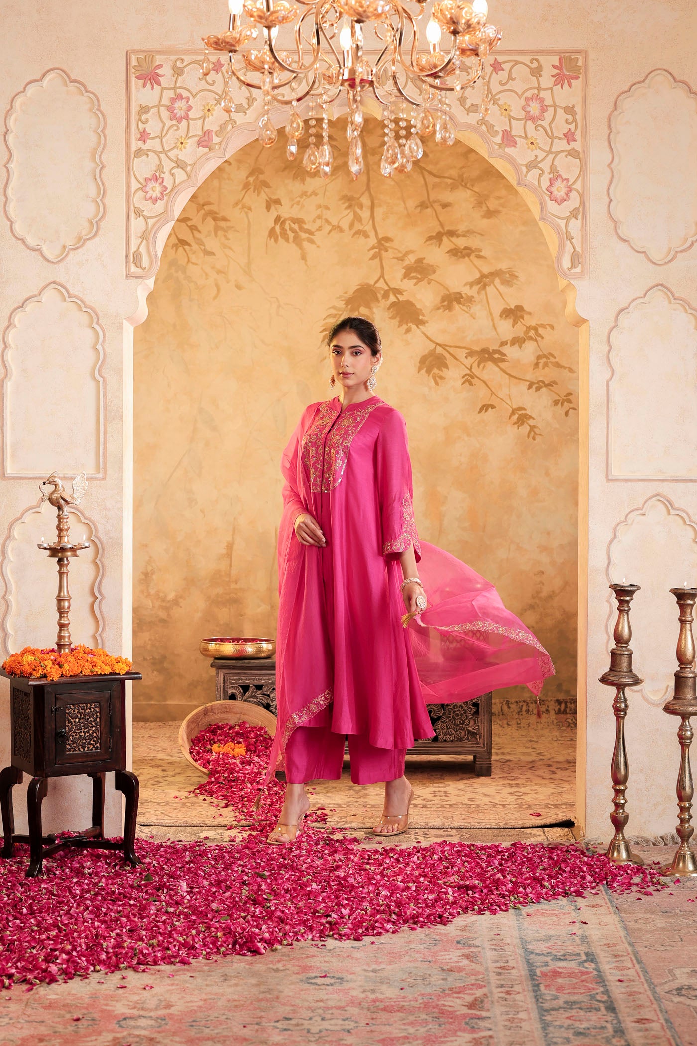Fuchsia pink kurta set with zari embroidery