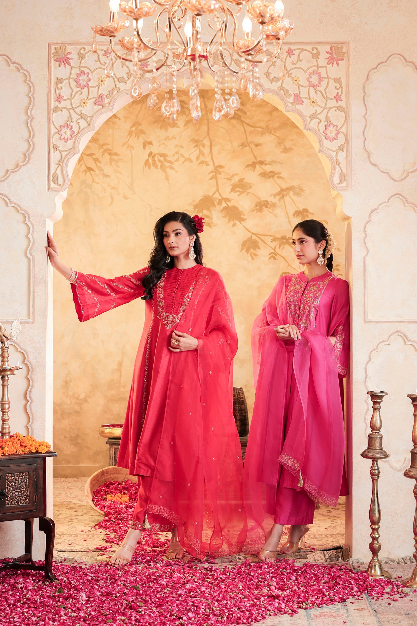 Fuchsia pink kurta set with zari embroidery